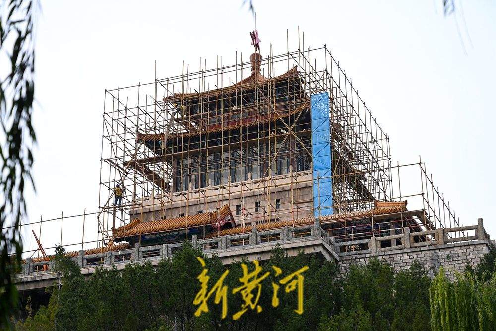 整体修缮保护！解放阁披上钢架外衣