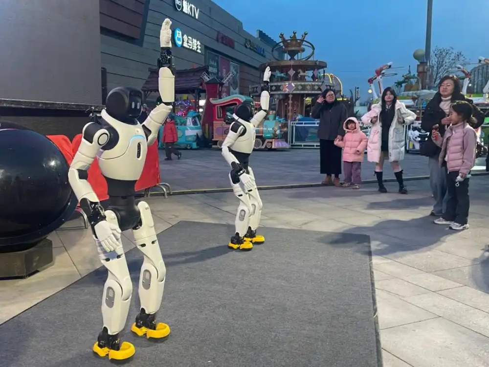 新春走基层｜进企业、进商场、进家庭——山东机器人应用一线见闻