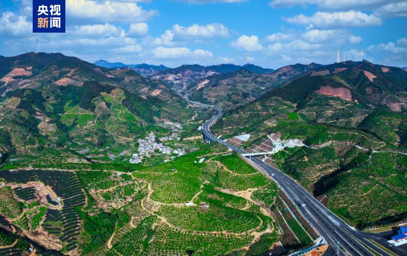 广西多条高速公路建成通车