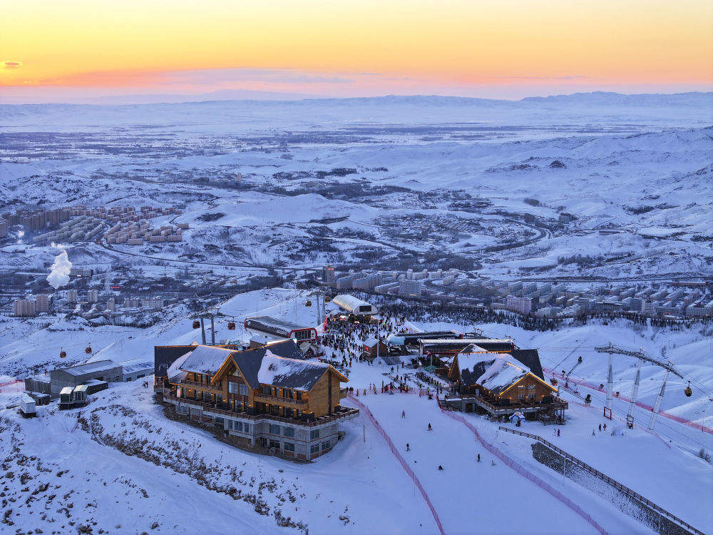 3年冬季旅游收入超百亿,阿勒泰冰雪游为何“热”?