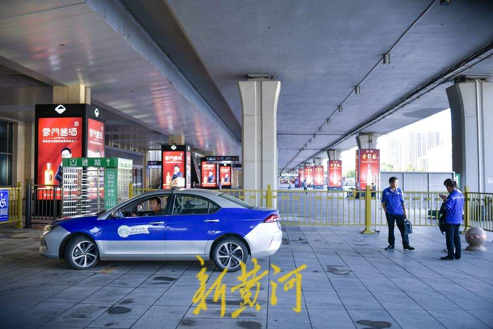 济南西站出租车落客区向北迁移，乘客下车后前往车站距离再缩短