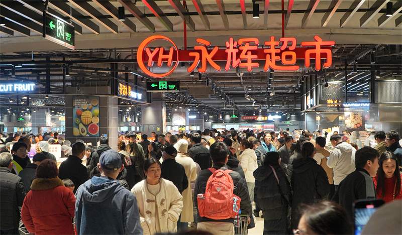 银座“官宣”，对标胖东来！“大卖场”失灵，传统商超们忙“爆改”？