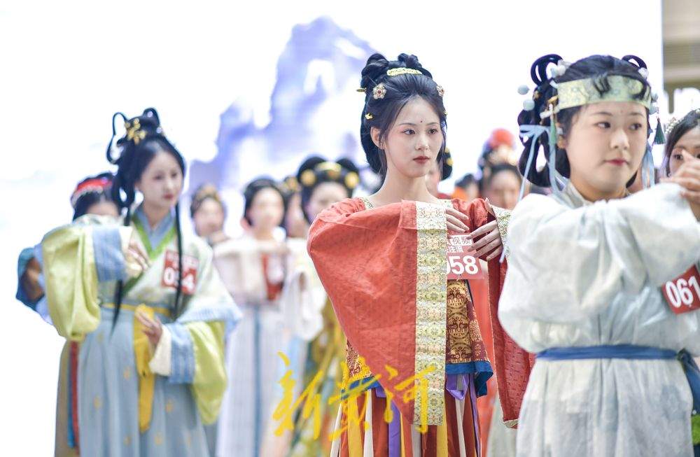 一年四季 泉在济南丨济南举办汉服模特大赛，展现华夏汉服之美