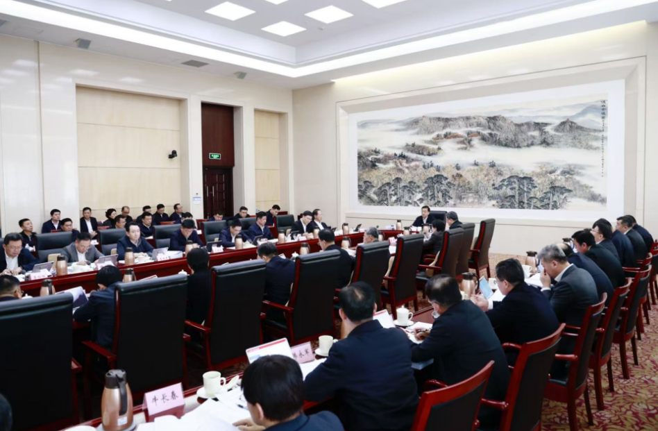 市委常委会召开会议 学习贯彻习近平总书记重要讲话重要指示精神 研究春节期间相关工作、农村工作等事项