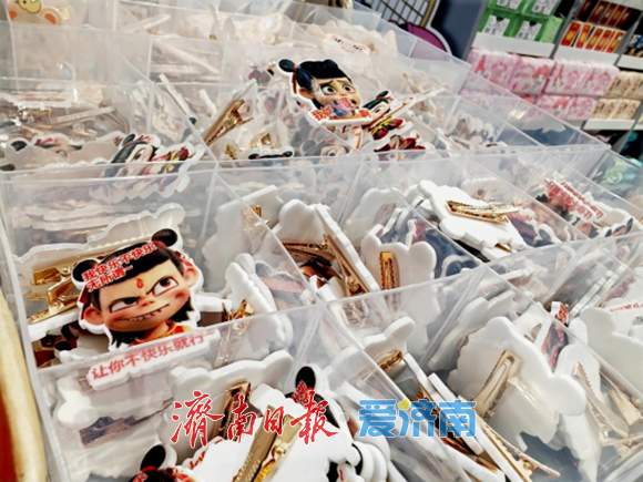 融媒·深调查丨“吒儿”周边火爆的同时，正版手办一“吒”难求： IP经济，这个富矿 怎么挖 ？