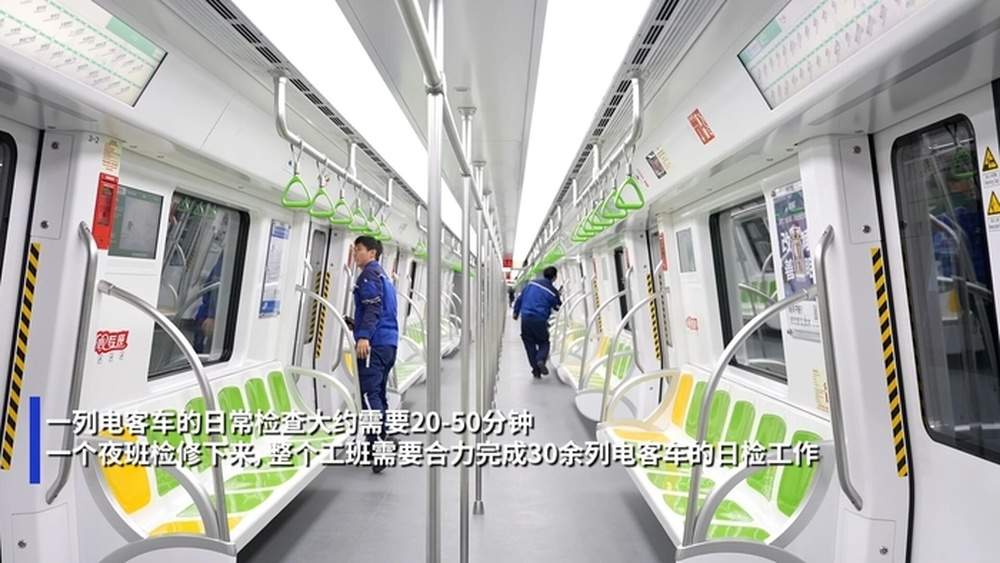 地铁零点后——走进深夜的“地铁医生”