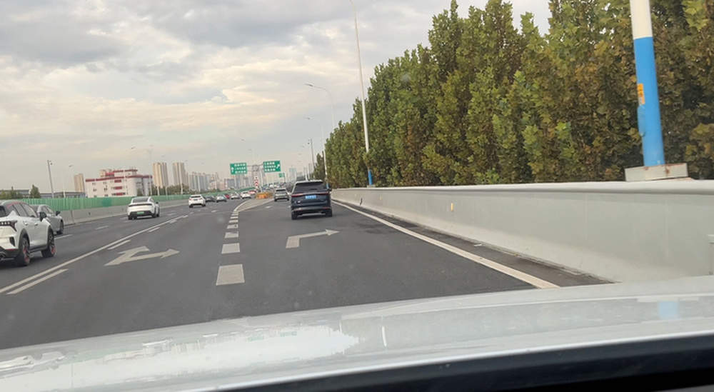 济南工业北路快速路东延通车，龙山中桥至工业南路下桥口仅需16分钟，市民称通勤时间大幅缩短