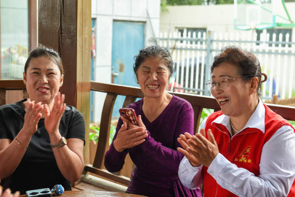 “七一勋章”获得者吴亚琴，中国基层之治的答卷人