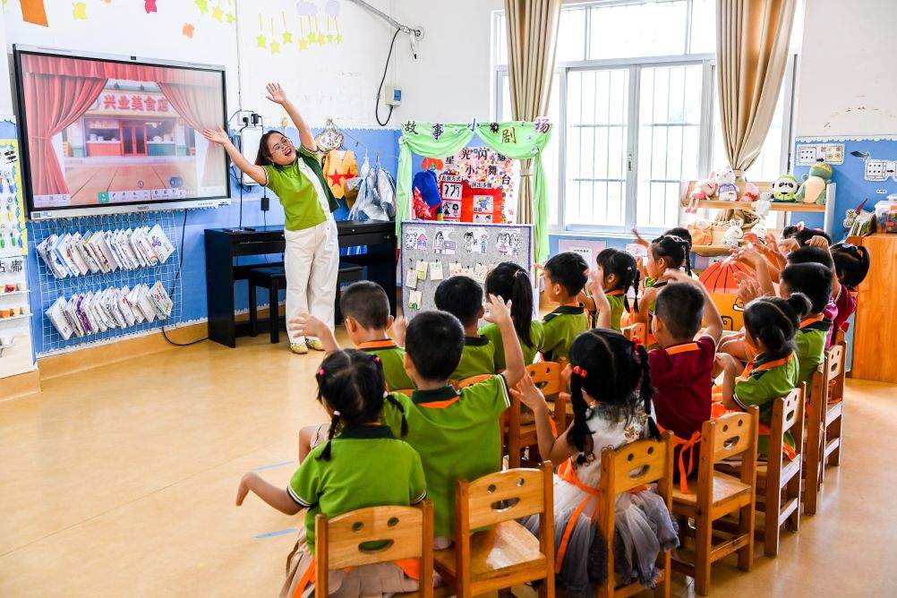 我们的“十五五”丨未来五年，讲台上下都在变