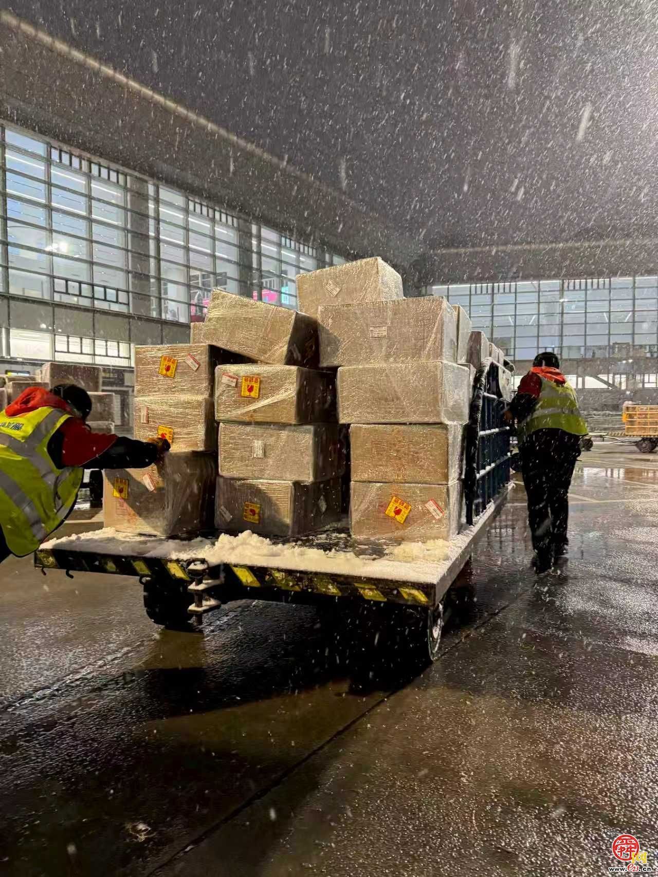 周密部署迎战冬季复杂天气 山东航空协同高...