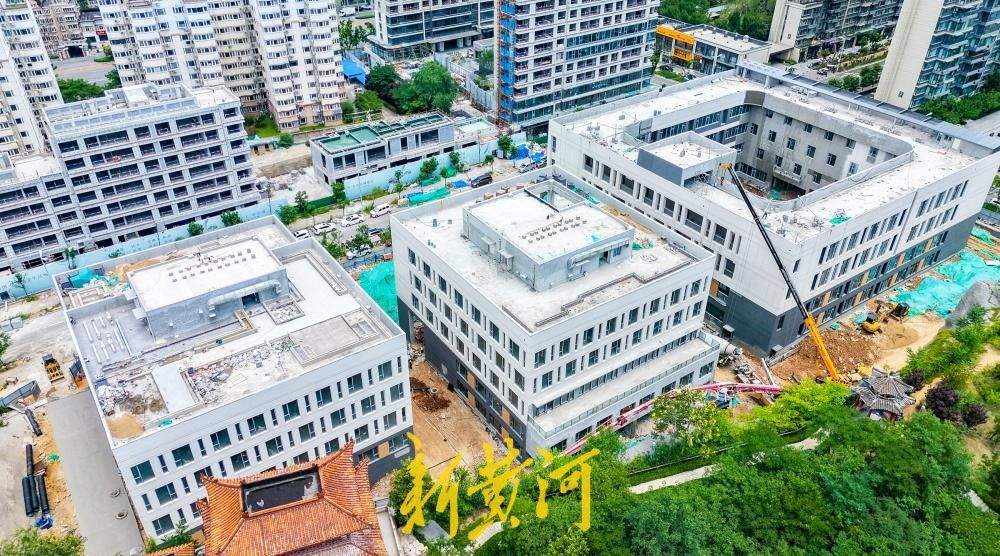 济南CBD核心区新建国际学校初具规模 教学楼顶将设运动跑道