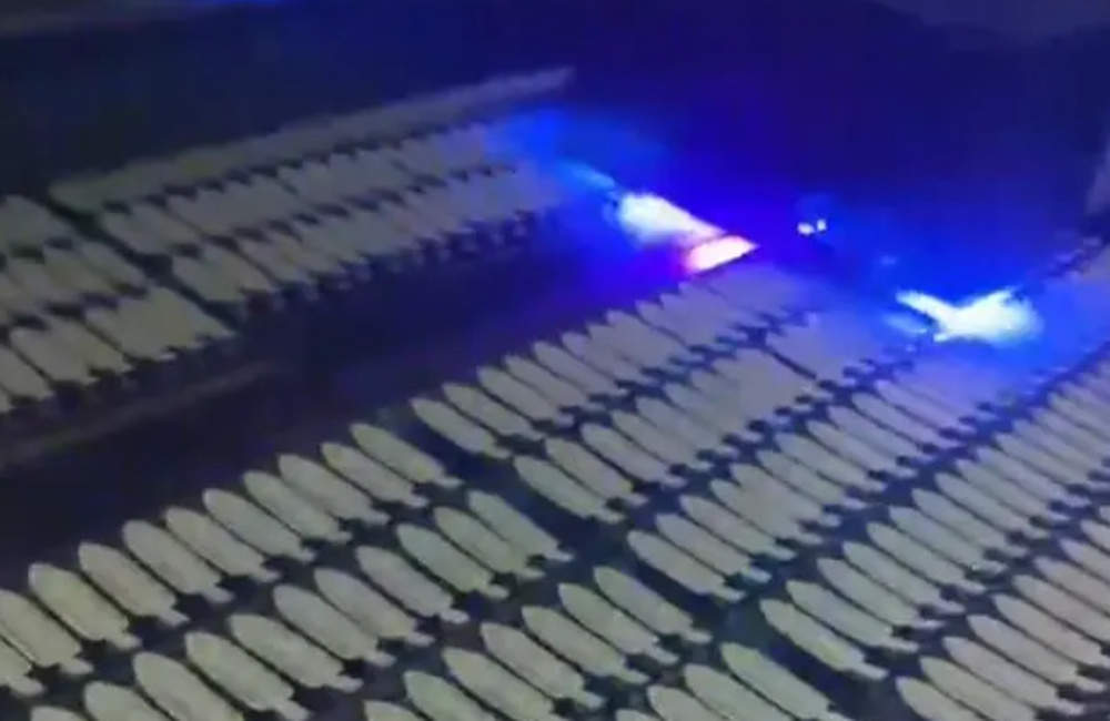 泼天富贵!奥运冠军带火发卡两天卖掉60万 黄雨婷发卡爆单