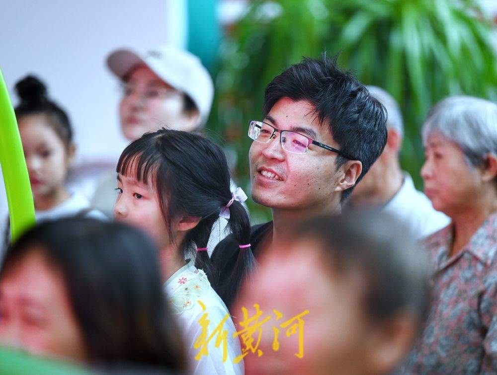 一年四季 泉在济南丨杂技展风采，欢乐过双节