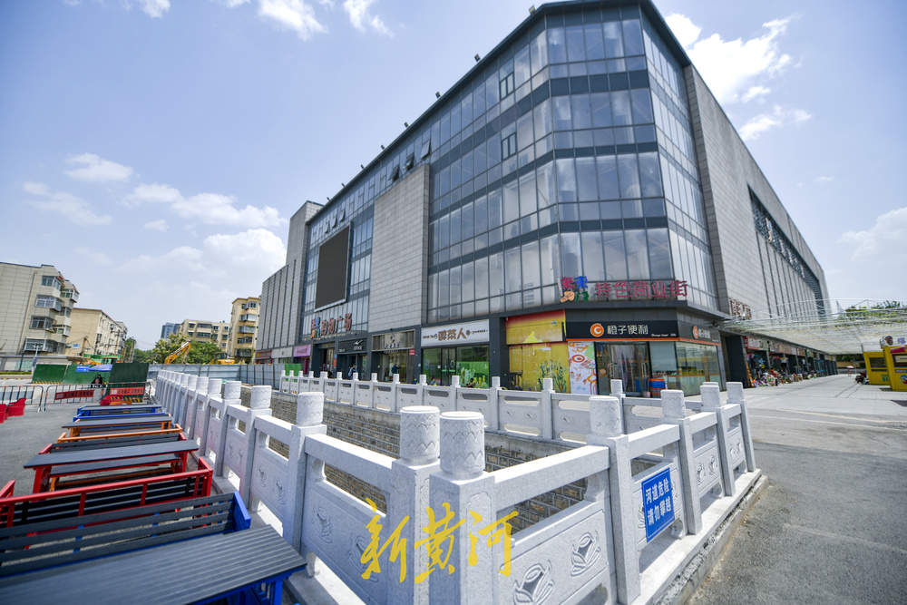 济南这处地下暗渠改造成敞开式河道，提高了泄洪能力