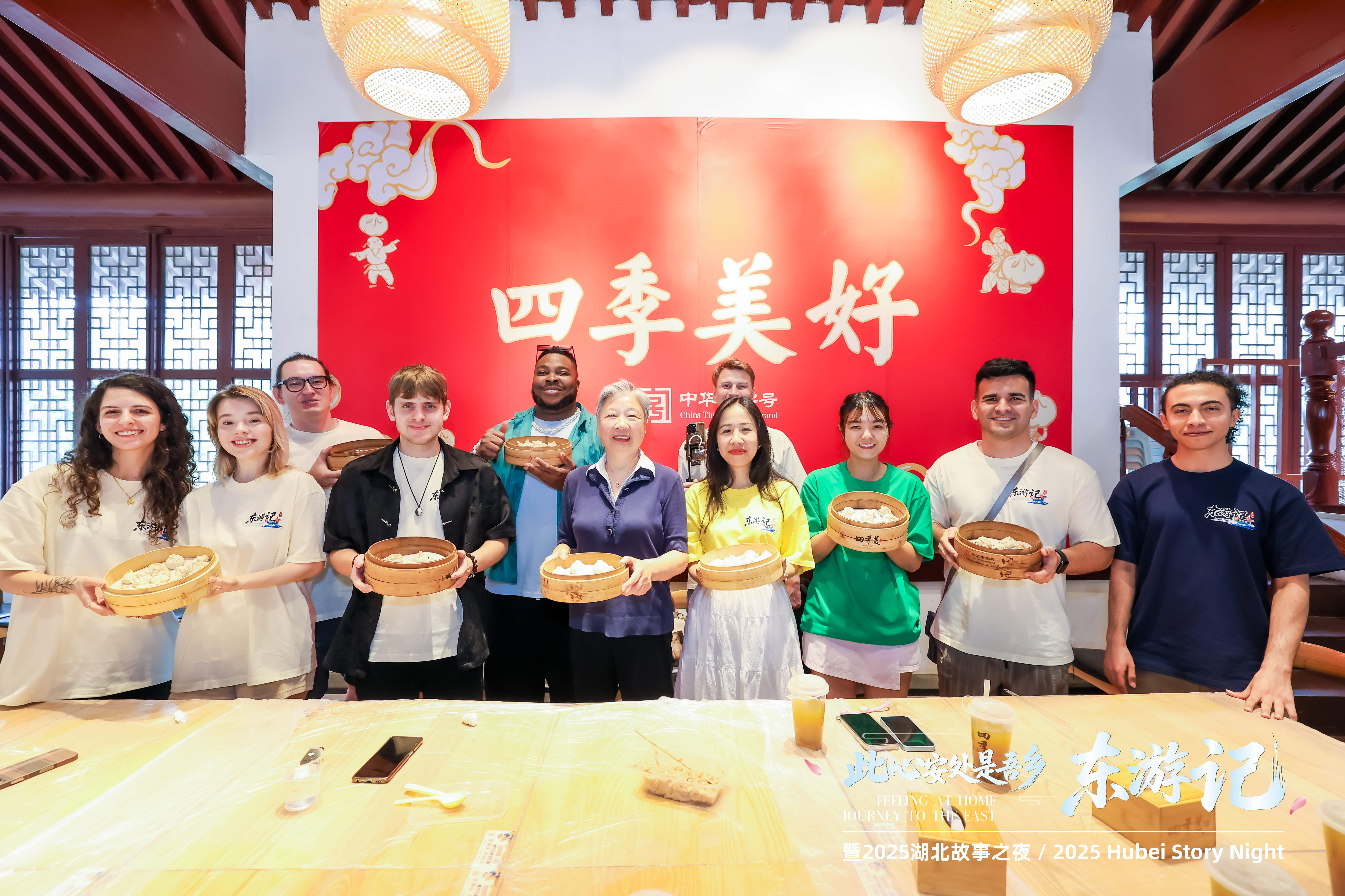 从登楼挥墨到智能制造 外籍体验官沉浸式感知湖北style