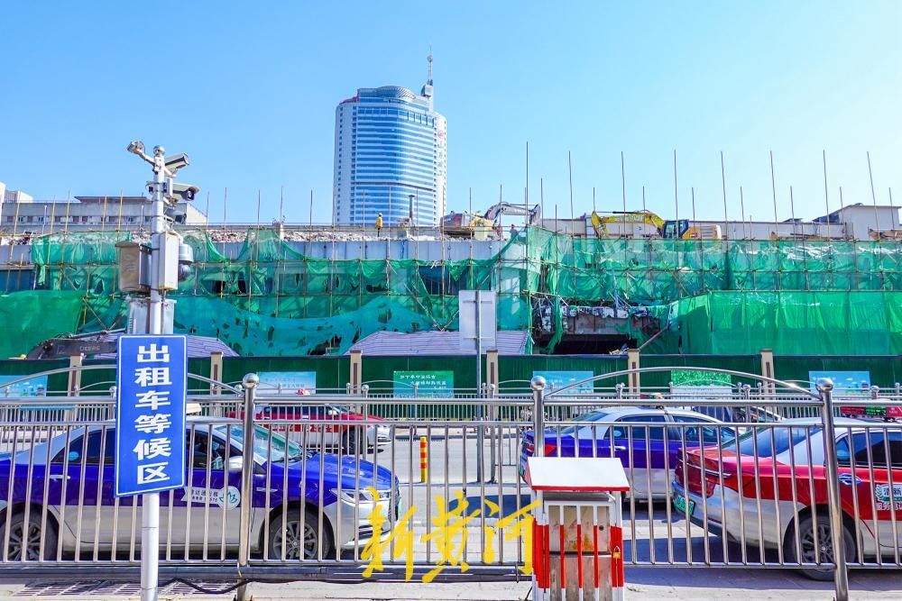 天龙大厦“与地面齐平”倒计时,两代“第一高楼”同框