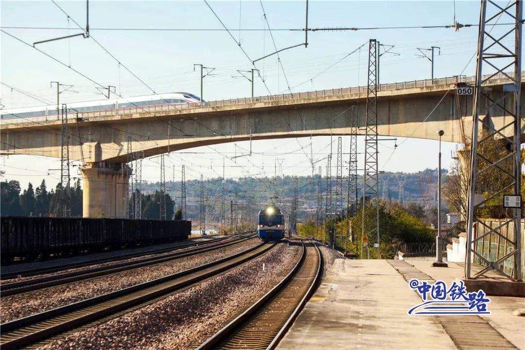 龙年大吉!“龙”字号车站送上祝福