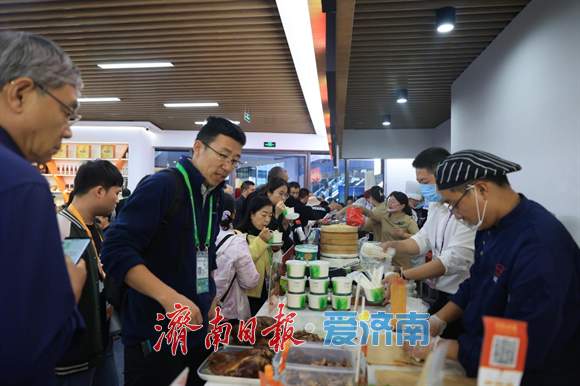 免税新政“逾月”观察：从一块阿胶糕的“远洋叙事”说起