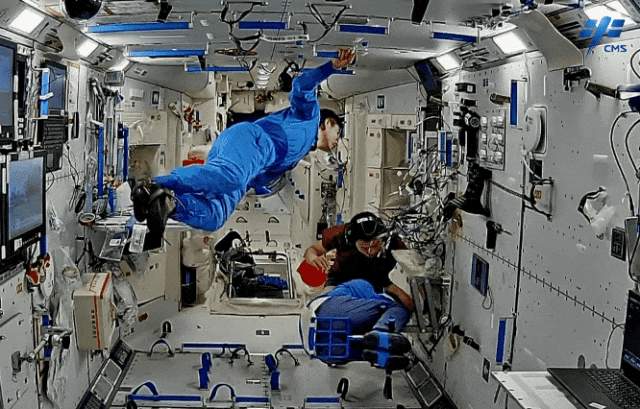 航天员在太空如何量体重 亿点点物理知识和科技手段