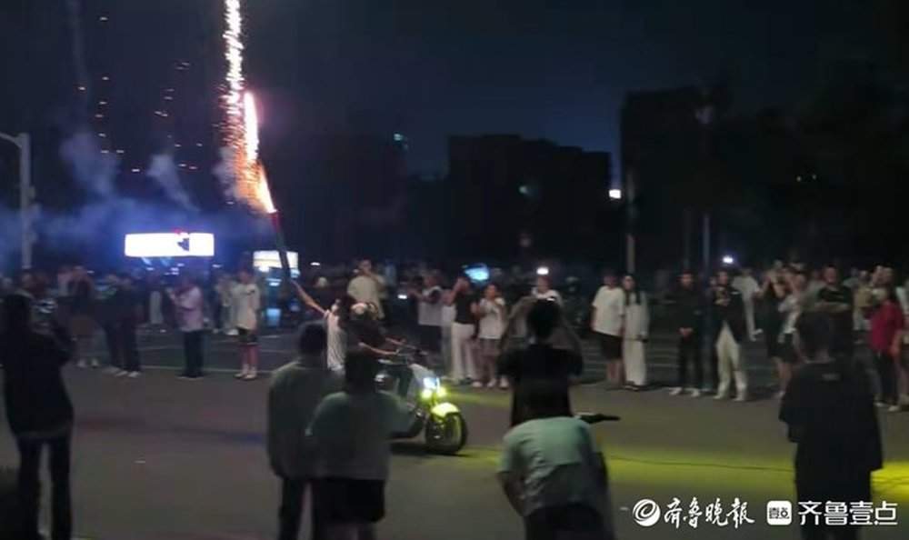 记者夜探章丘公安围堵“鬼火少年”：连续三天设卡 查扣近百辆车