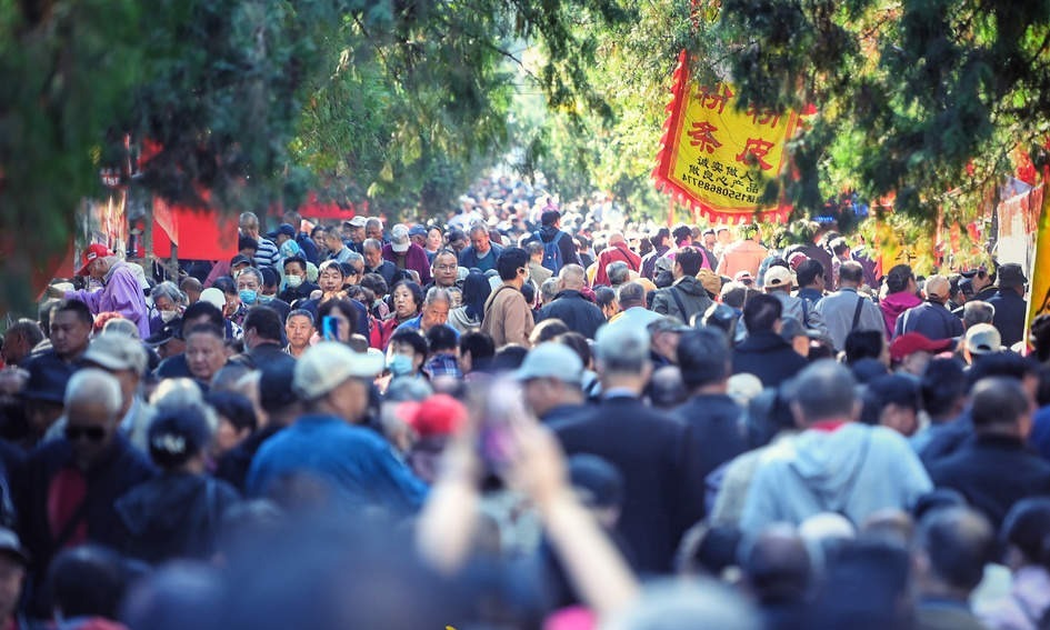 千佛山“九月九”重阳山会迎来客流高峰