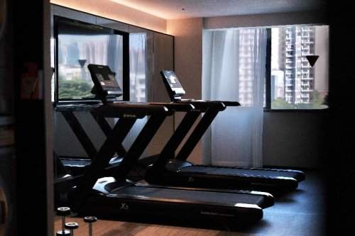 一只行李箱与一份信赖:宜尚酒店在中档赛道重新定义“服务”价值