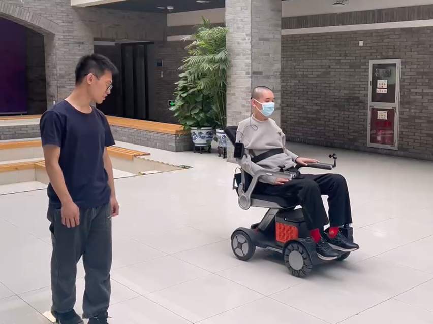 全球首款获批!清华团队让瘫痪患者“想动就动”