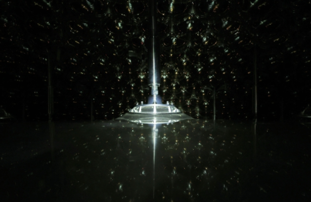 地下700米，捕捉幽灵粒子 江门中微子实验测量精度创新高