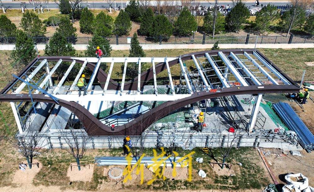 轨道交通4号线地下车站出入口初露端倪