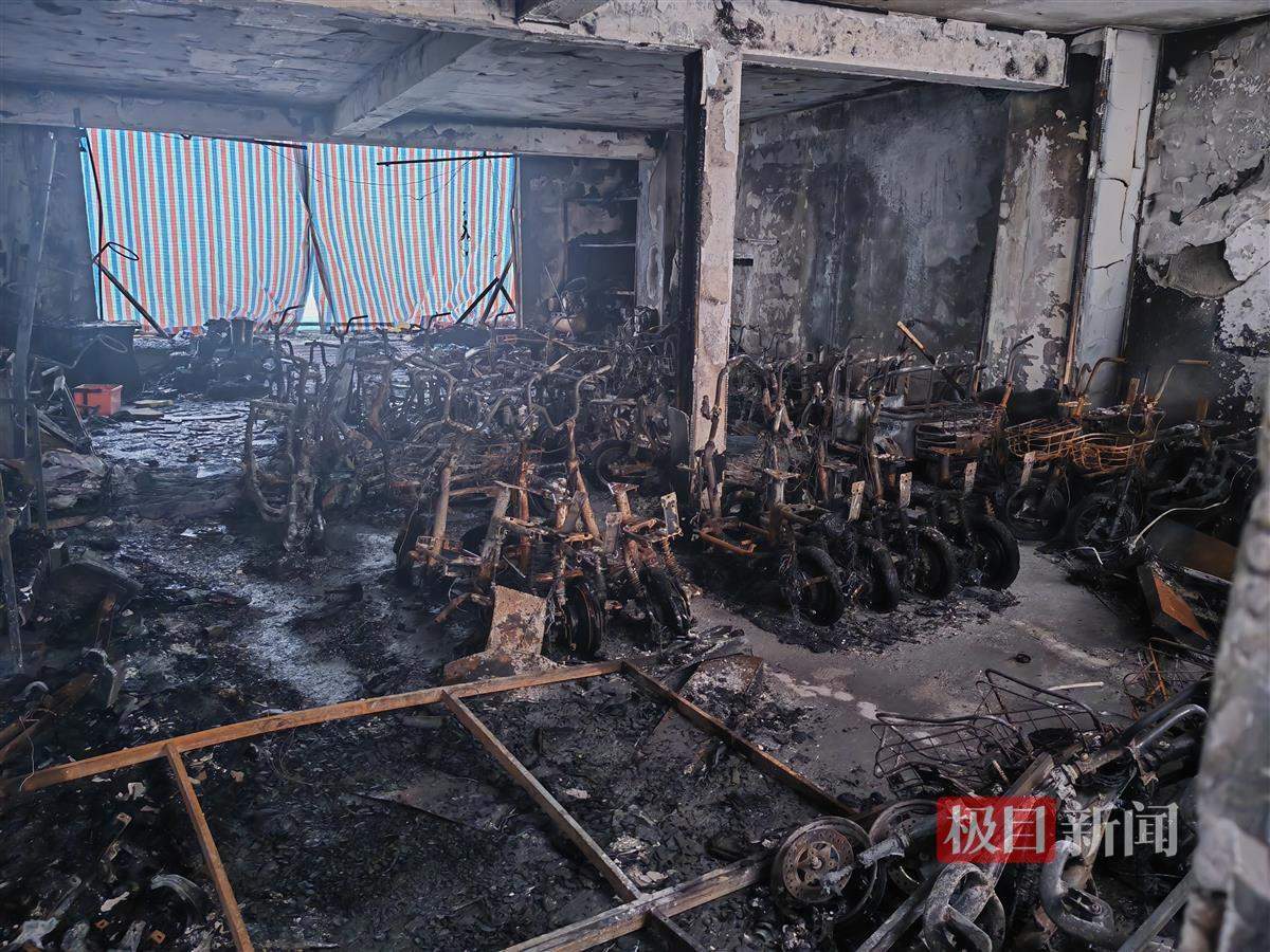 宿迁电动车店起火致6人遇难,消防人士:电瓶和车体燃烧都会产生大量有毒气体