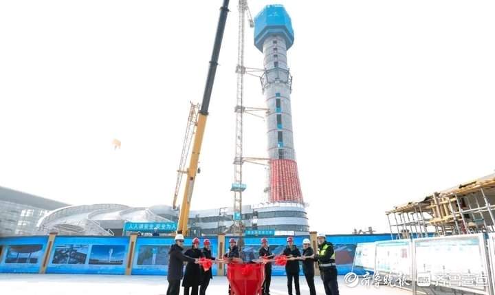 项目强省会｜济南机场二期改扩建航站区工程塔台及附楼项目封顶