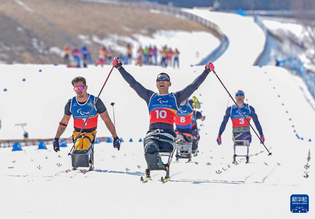 冬残奥会——越野滑雪男子短距离（坐姿）：中国选手刘子旭夺冠