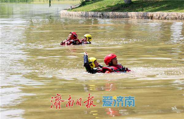 融媒·见证丨“水上蛟龙”练硬功 济南消防集结精兵，开展汛期水域集训