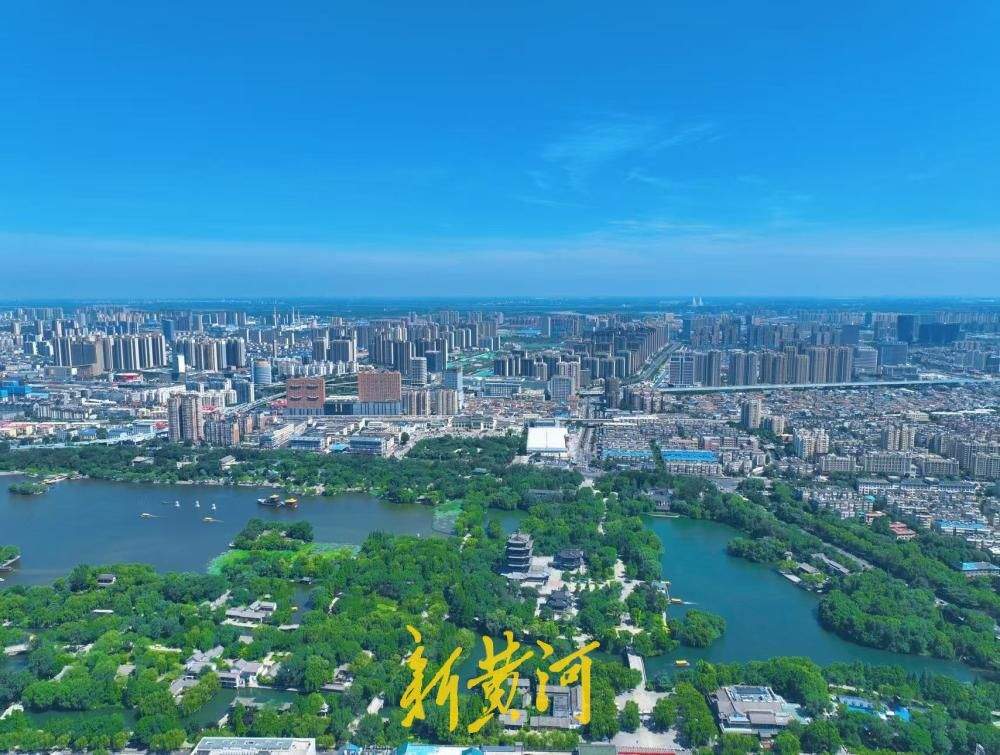 高温遇“泉城蓝”！大明湖水天一色绘就泉城盛夏美景