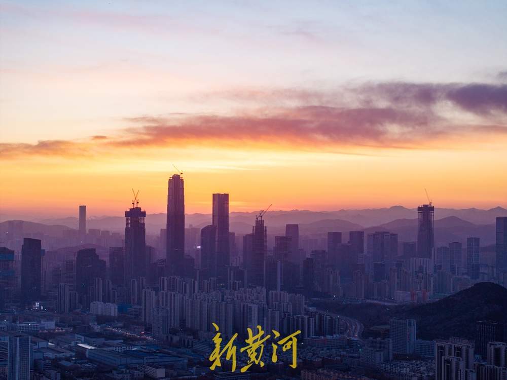 朝晖染城郭，山湖共入画！泰山千佛山大明湖同框