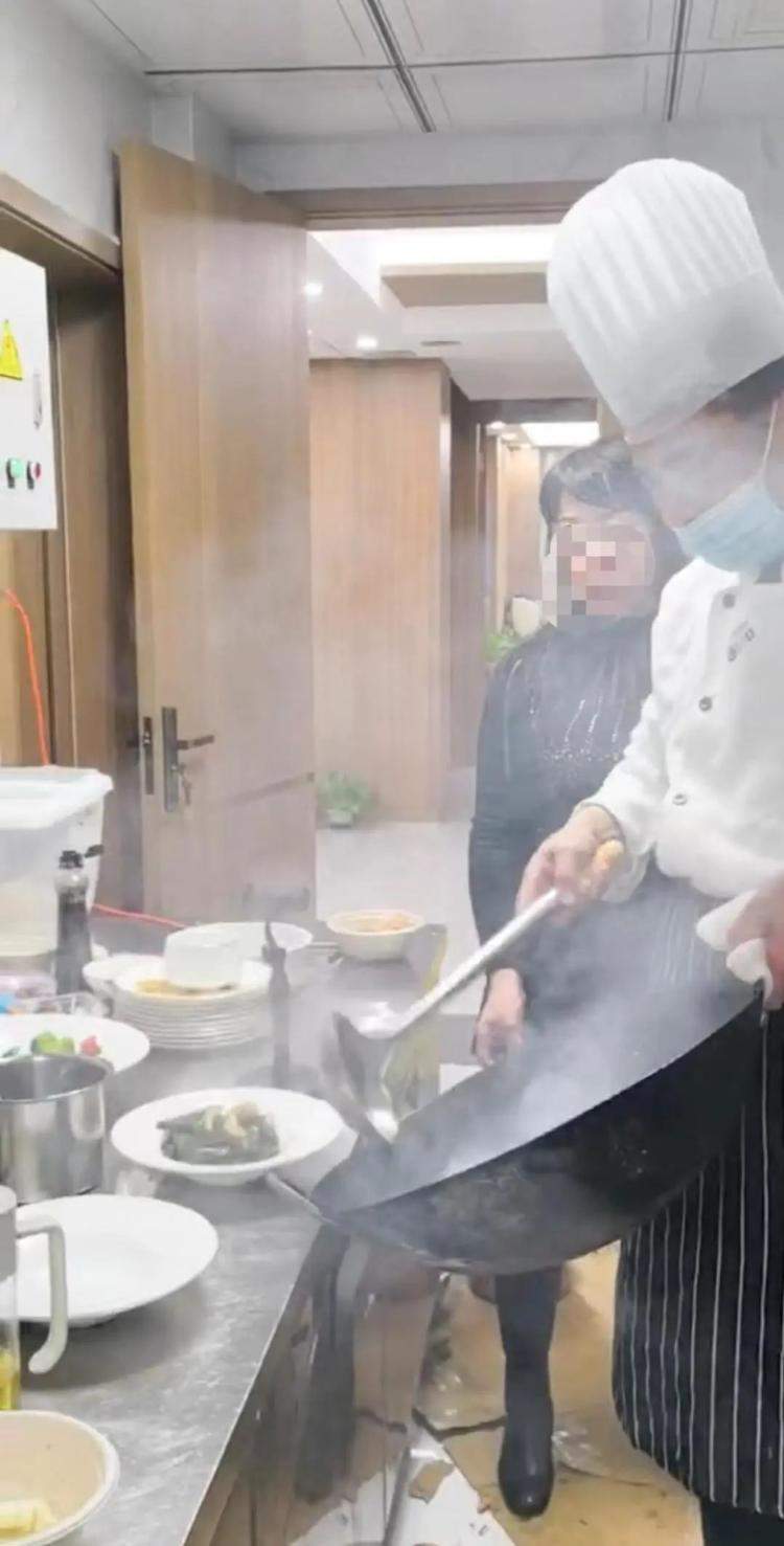 私厨上门受热捧：90后小伙春节月入5万