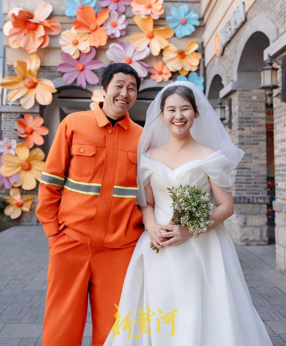 从青丝到白头，39年后他们收获了“迟到的浪漫”