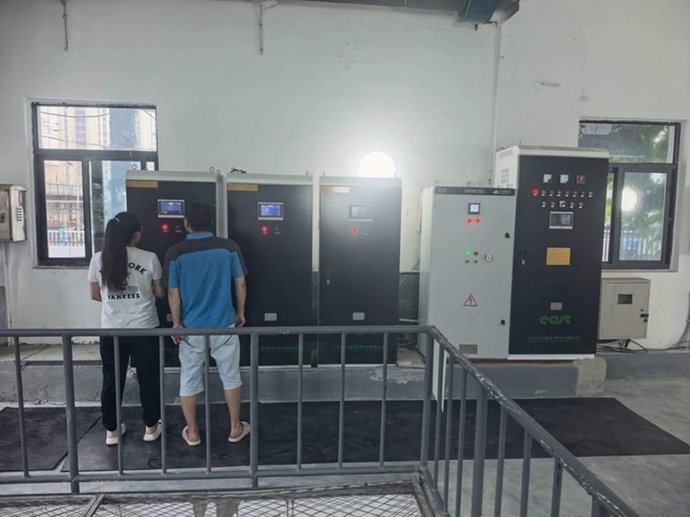 济南早高峰遇雨,天桥区10座下穿式铁路桥下无积水,车辆行人通行顺畅