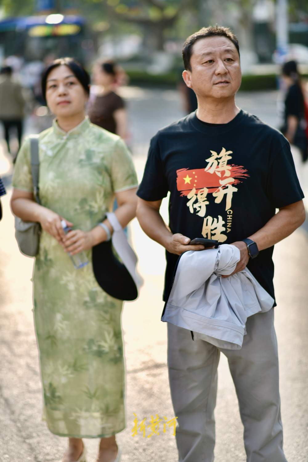 “祝我姐姐金榜题名” 二娃穿定制版T恤为考生加油