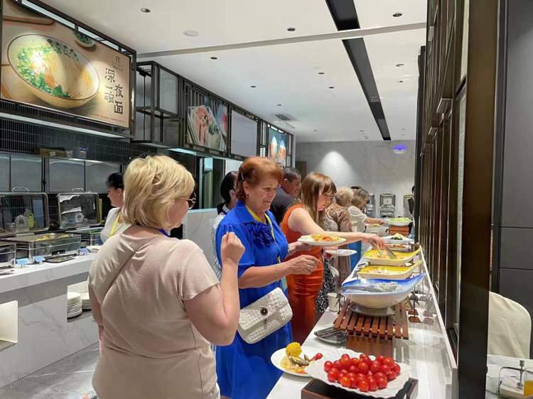 暑期旅游旺季来了:长线游占比超7成,免签国家一图读懂