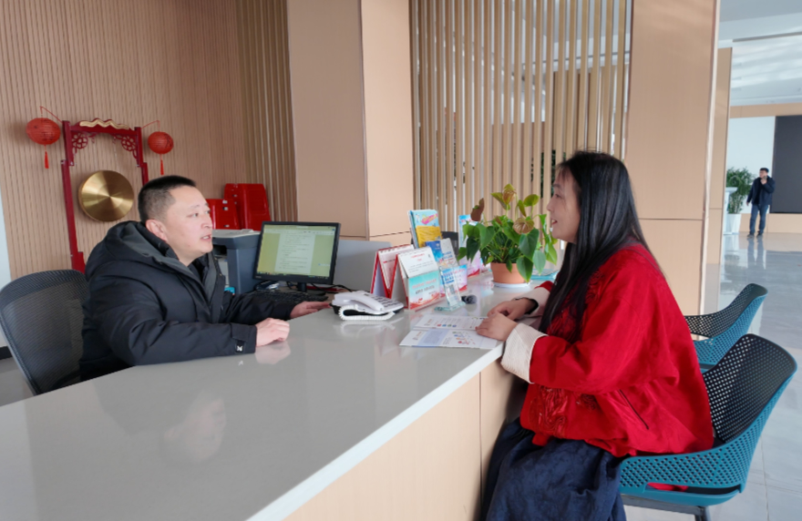 融媒·见证丨建起便民大厅、配上“网格员”的工业社区来了——这里的“居民”是企业