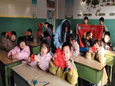 南通大学杏林学院工学部红韵晋迹实践团开展助学筑梦社会实践活动