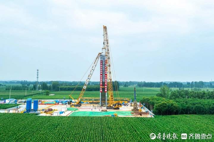 项目强省会｜济南航天大道穿黄隧道西岸接收井首幅地连墙钢筋笼完成吊装