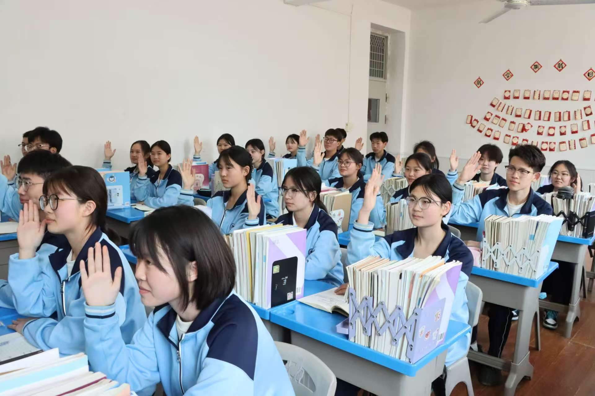 进实验班，半只脚稳踏本科！济南应用技术职业中专升学王牌实力封神