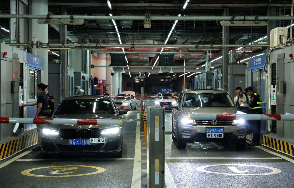 “粤车南下”入境香港市区正式实施 粤港“双向奔赴”加速大湾区融合