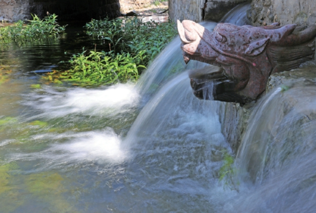 诗人指点锦阳川