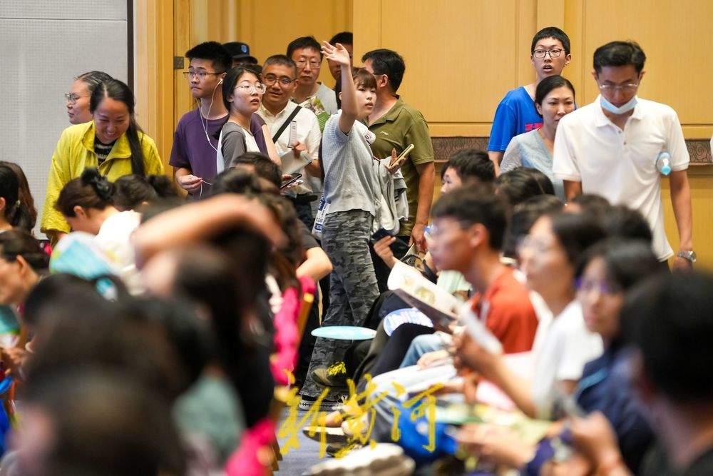现场直击 第九届中考志愿填报服务会火热开启