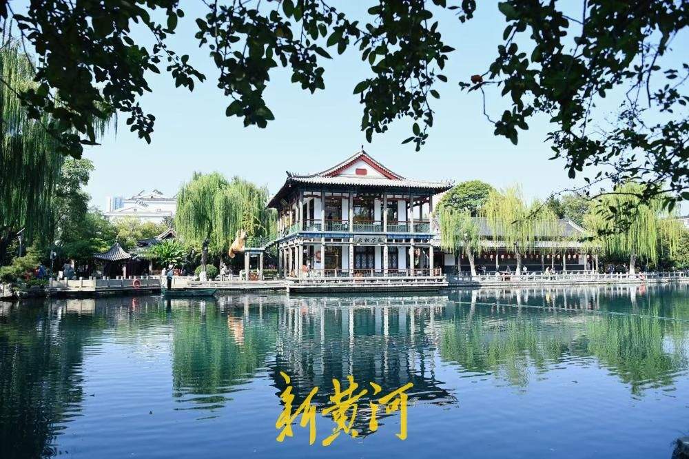 寒露打卡济南五龙潭 一池碧水藏尽泉城秋