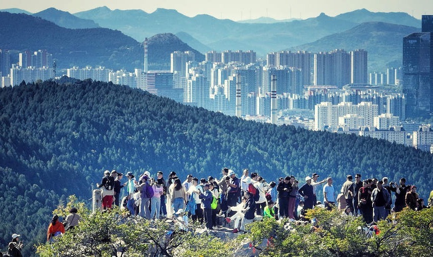 千佛山“九月九”重阳山会迎来客流高峰