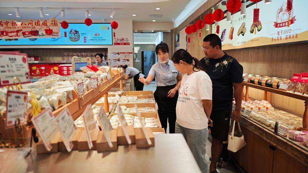 “炒鸡月饼”你吃过吗？临沂一食品公司正赶制临沂炒鸡月饼